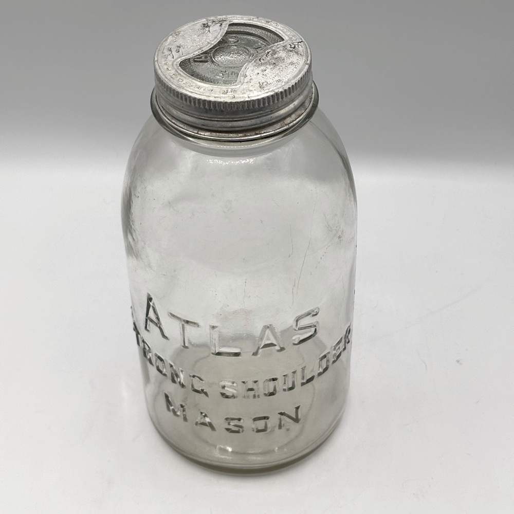 VTG. Atlas Strong Shoulder Mason half gallon jar B.H. Bow tie lid glass insert
